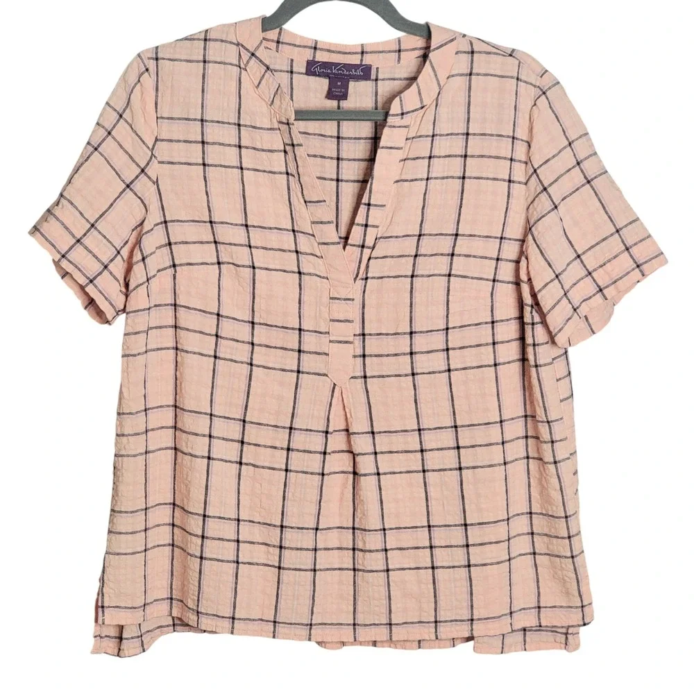 Gloria Vanderbilt Blouse Womens Medium Pink Plaid Short Sleeve V-Neck Seersucker